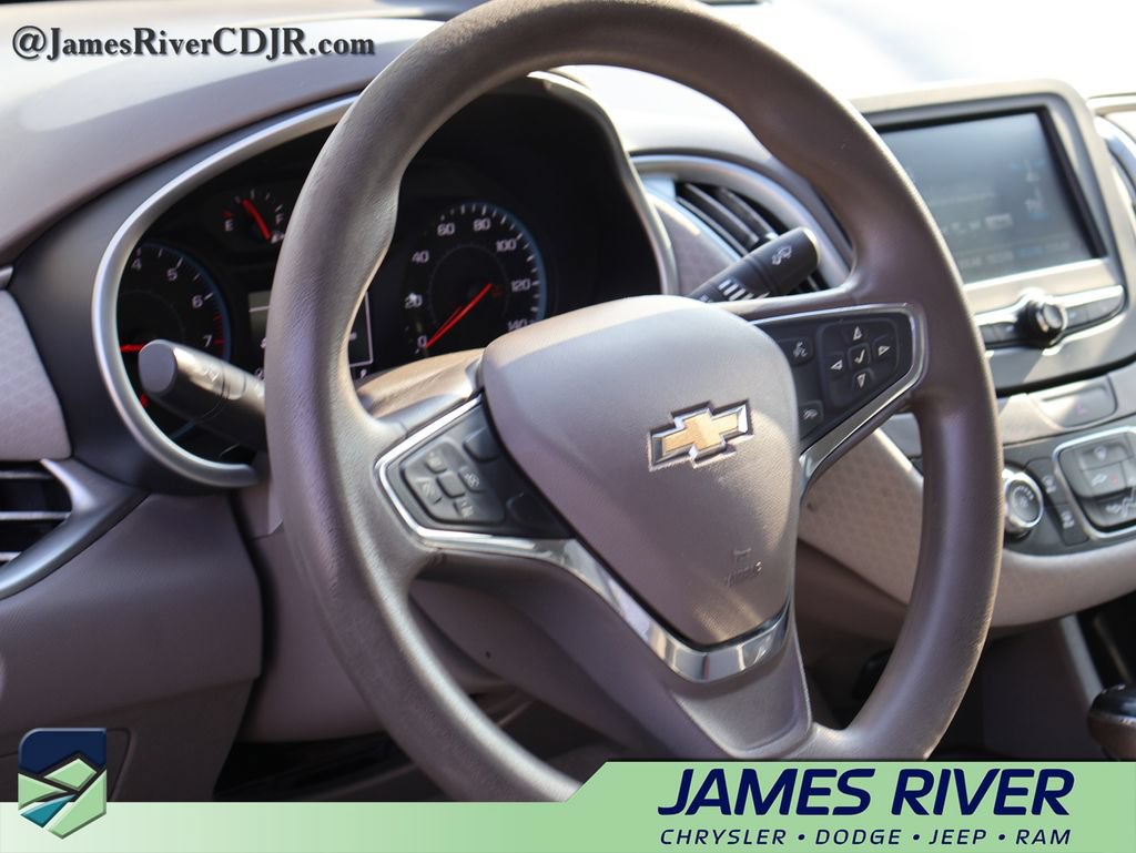 Used 2017 Chevrolet Malibu LS FWD image 24