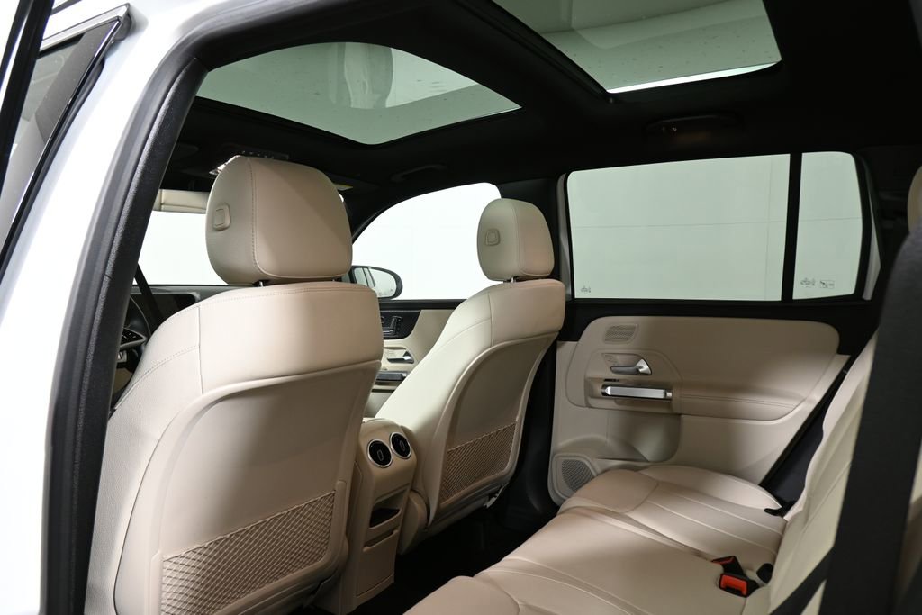Certified 2026 Mercedes-Benz GLB 250 4MATIC image 31