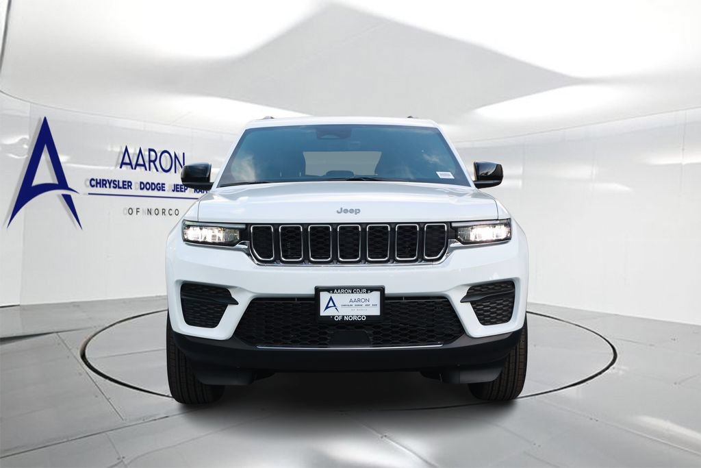New 2026 Jeep Grand Cherokee Laredo RWD image 4
