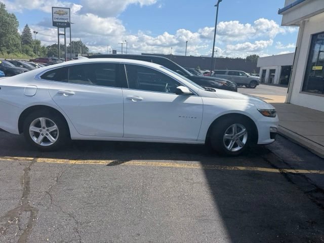 Used 2024 Chevrolet Malibu LT FWD image 1