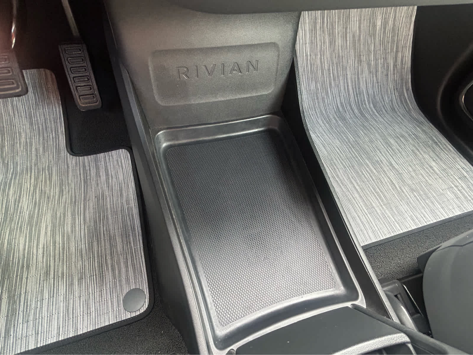 Used 2026 Rivian R1S Adventure AWD/4WD image 72