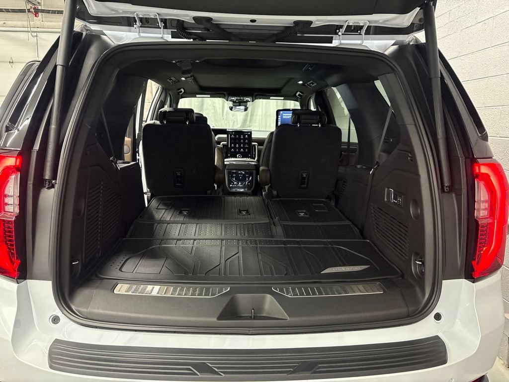 New 2026 GMC Yukon Denali Ultimate w/ LPO, Floor Liner Package AWD/4WD image 30