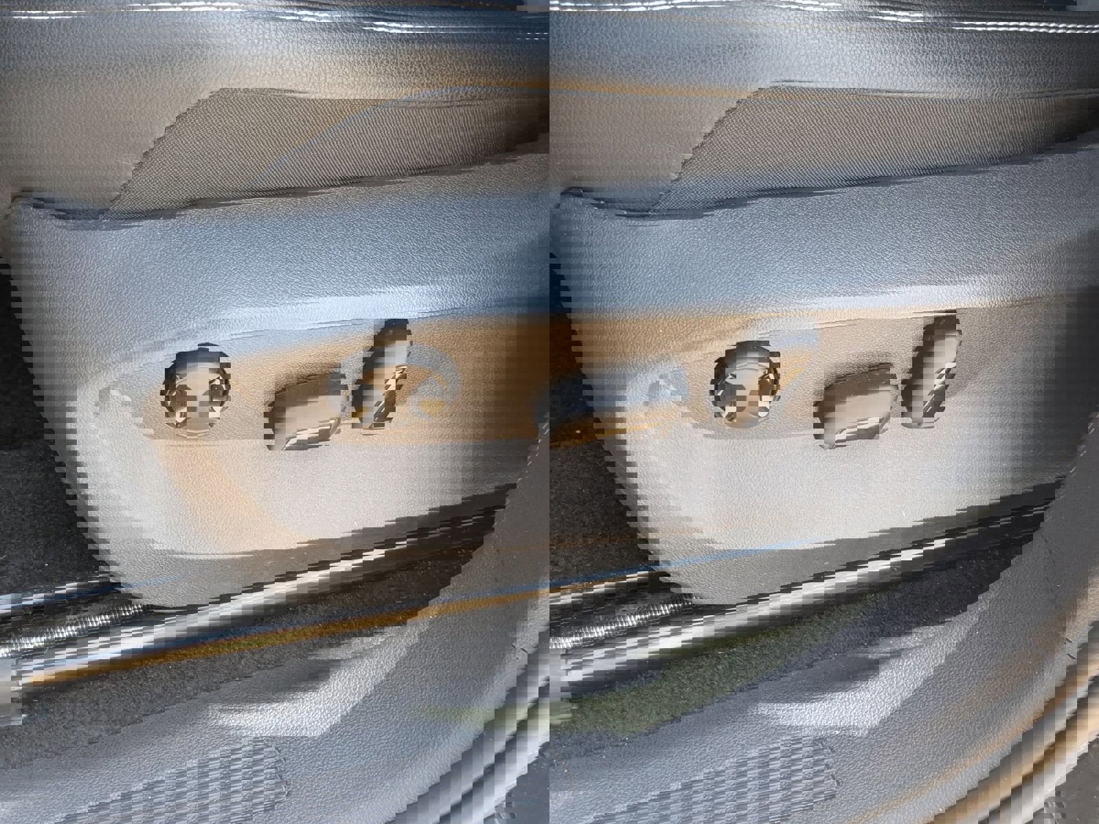 Used 2024 Volkswagen Tiguan SE image 19