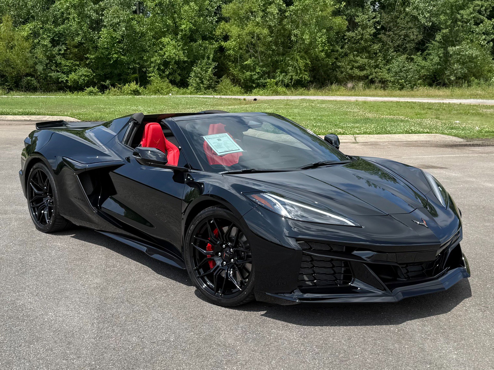 Used 2025 Chevrolet Corvette Z06 RWD image 1