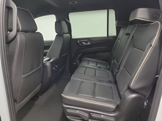 Used 2024 Chevrolet Suburban Premier RWD image 12