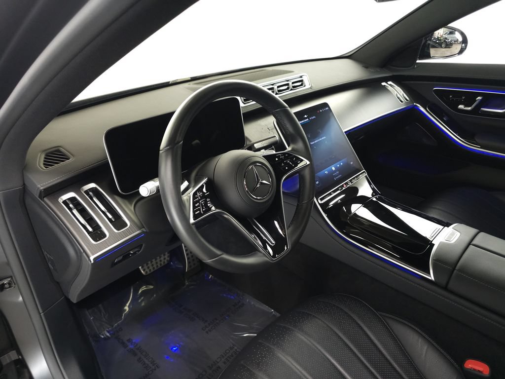 Used 2024 Mercedes-Benz S 500 4MATIC w/ AMG Line image 9