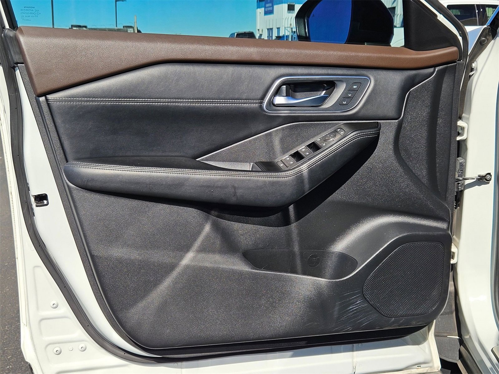 Used 2023 Nissan Rogue Platinum w/ Platinum Premium Package image 11