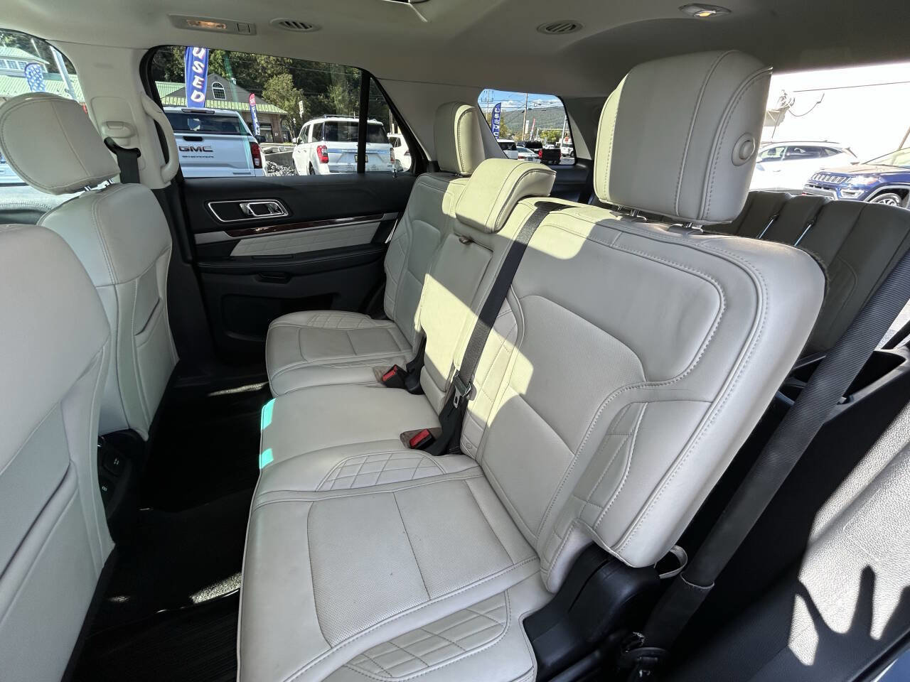 Used 2017 Ford Explorer Platinum image 33