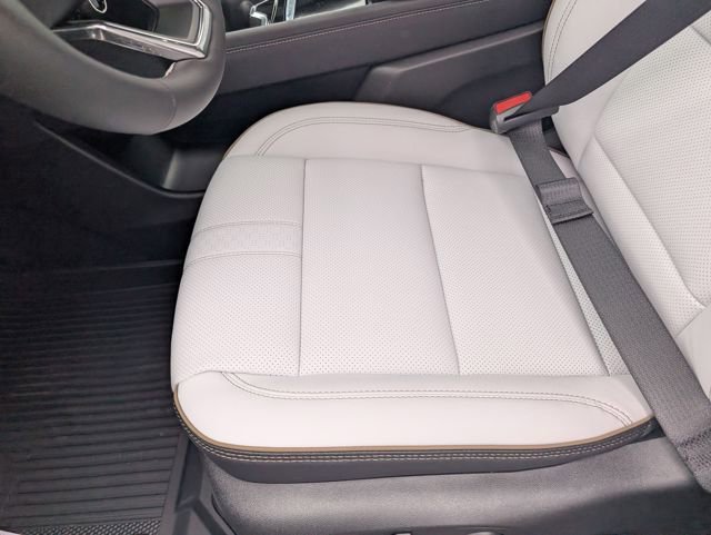 New 2026 Chevrolet Traverse High Country w/ LPO, Floor Liner Package FWD image 23