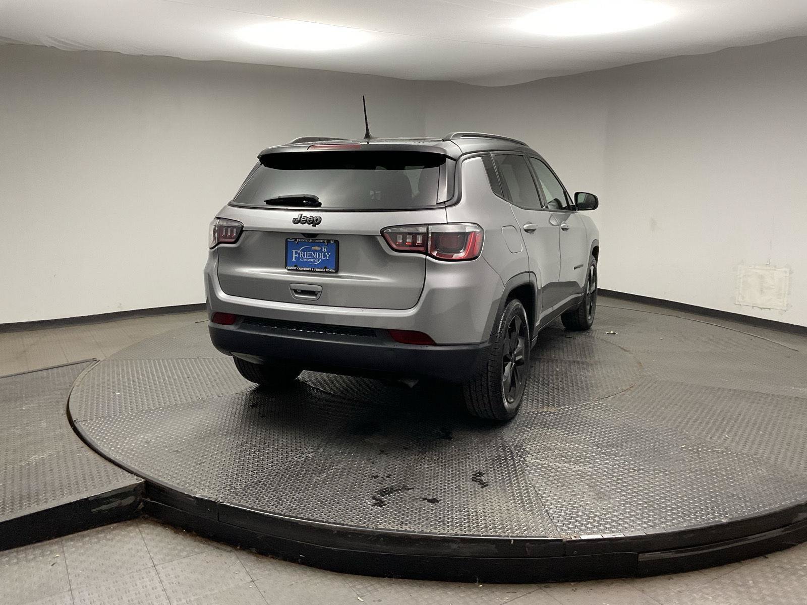 Used 2019 Jeep Compass Latitude FWD image 7