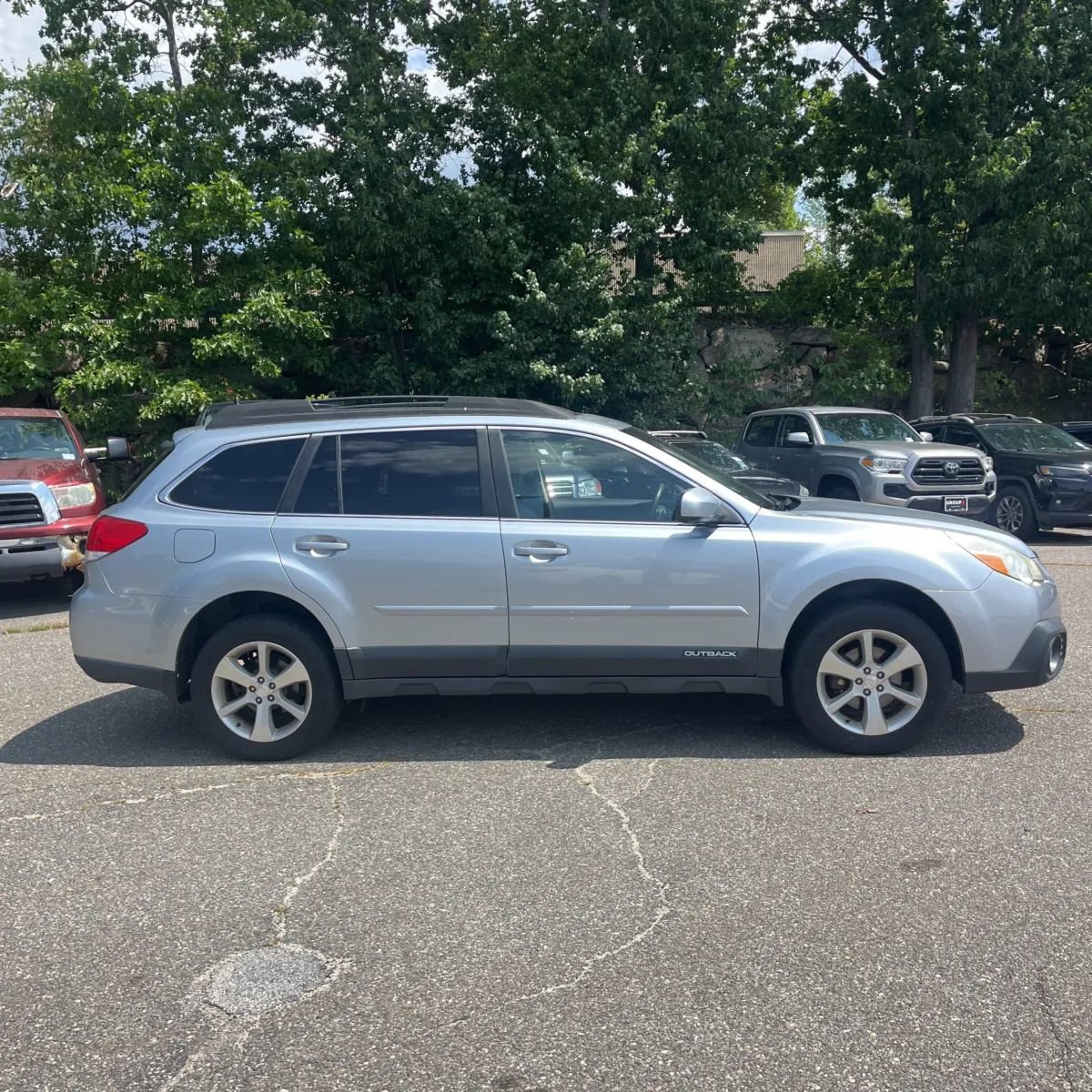 Used 2013 Subaru Outback 2.5i Limited w/ Moonroof Pkg AWD/4WD image 9