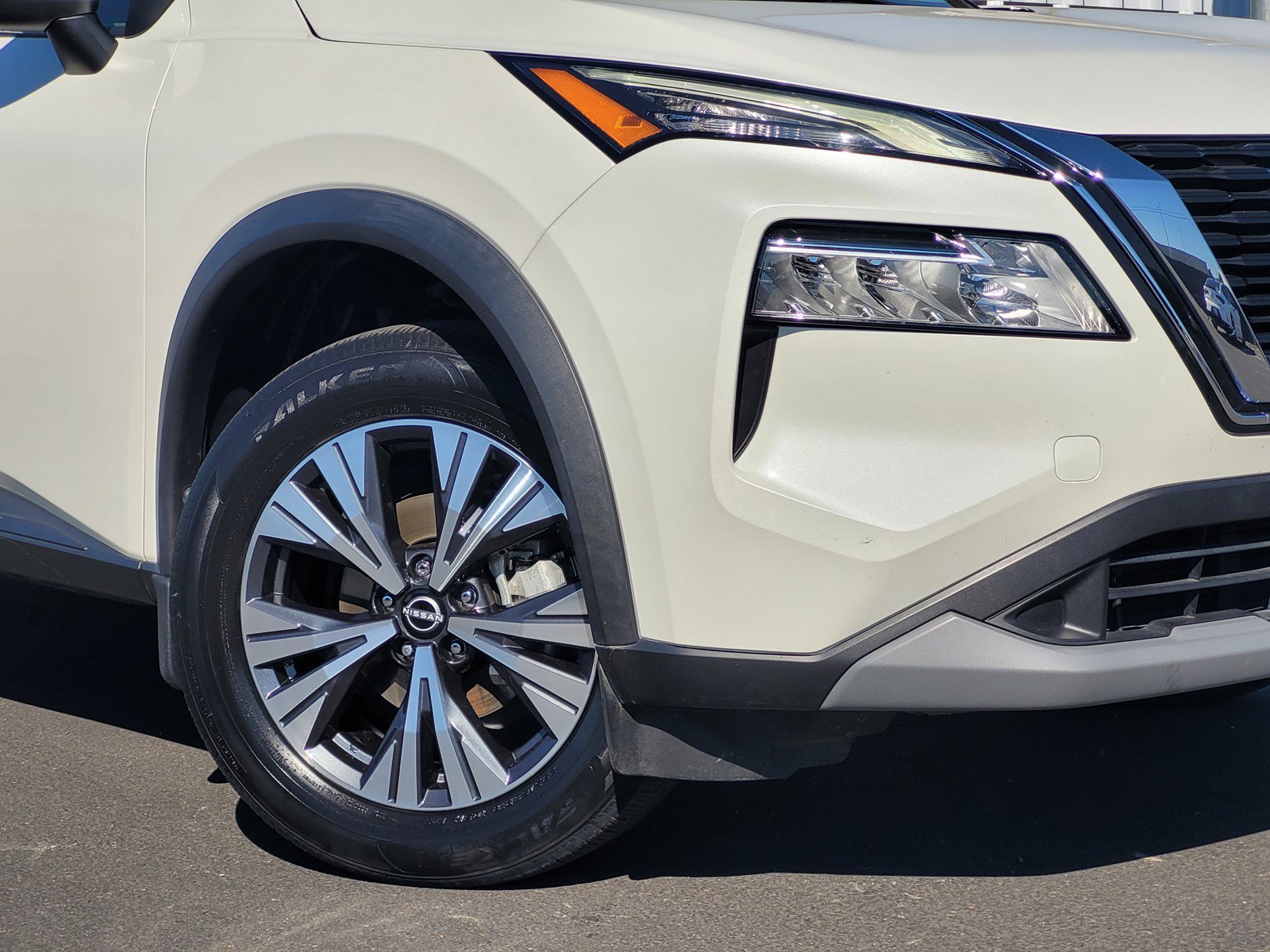 Certified 2023 Nissan Rogue SV w/ SV Premium B Package FWD image 3