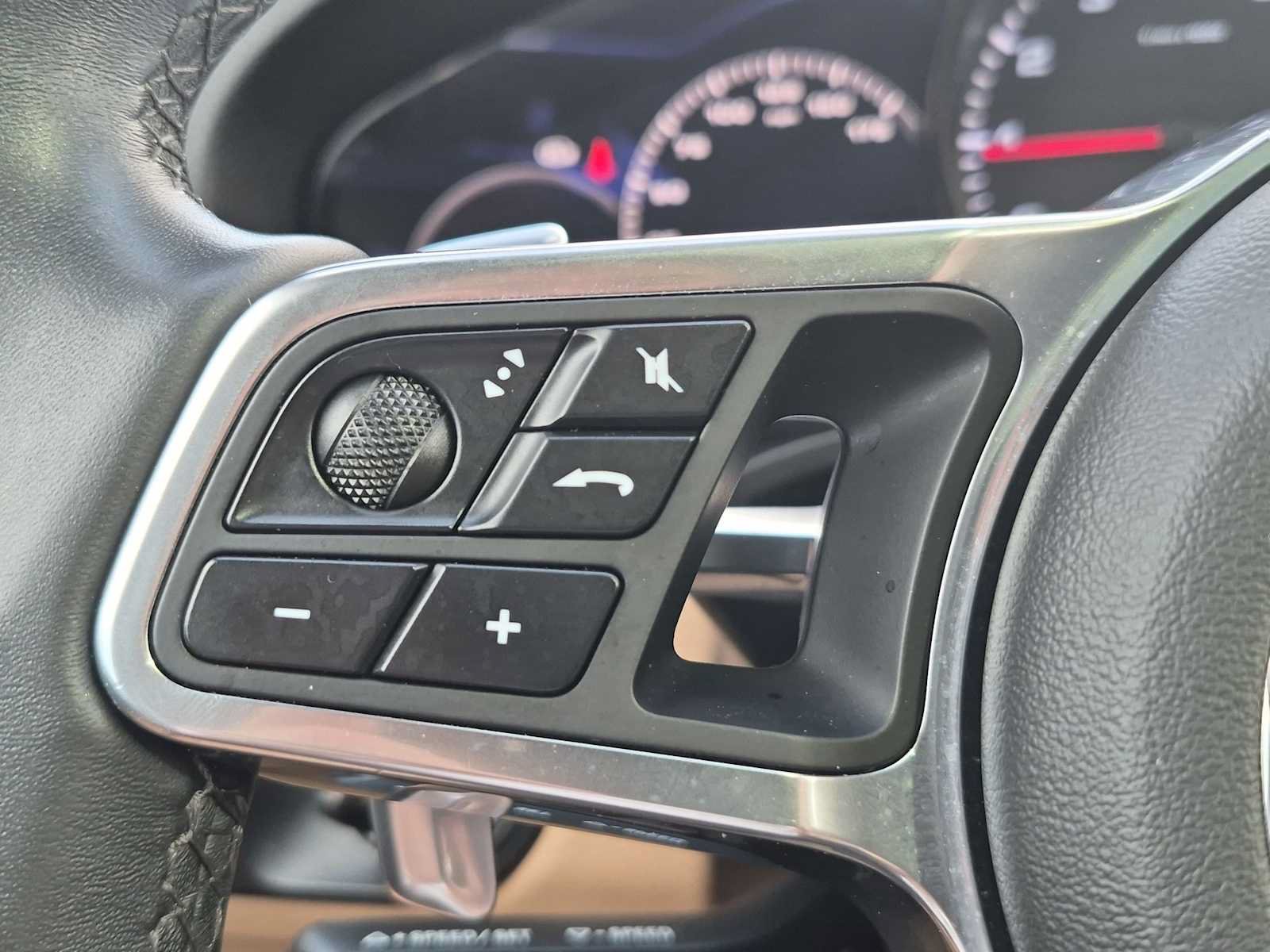 Used 2019 Porsche Cayenne AWD/4WD image 25