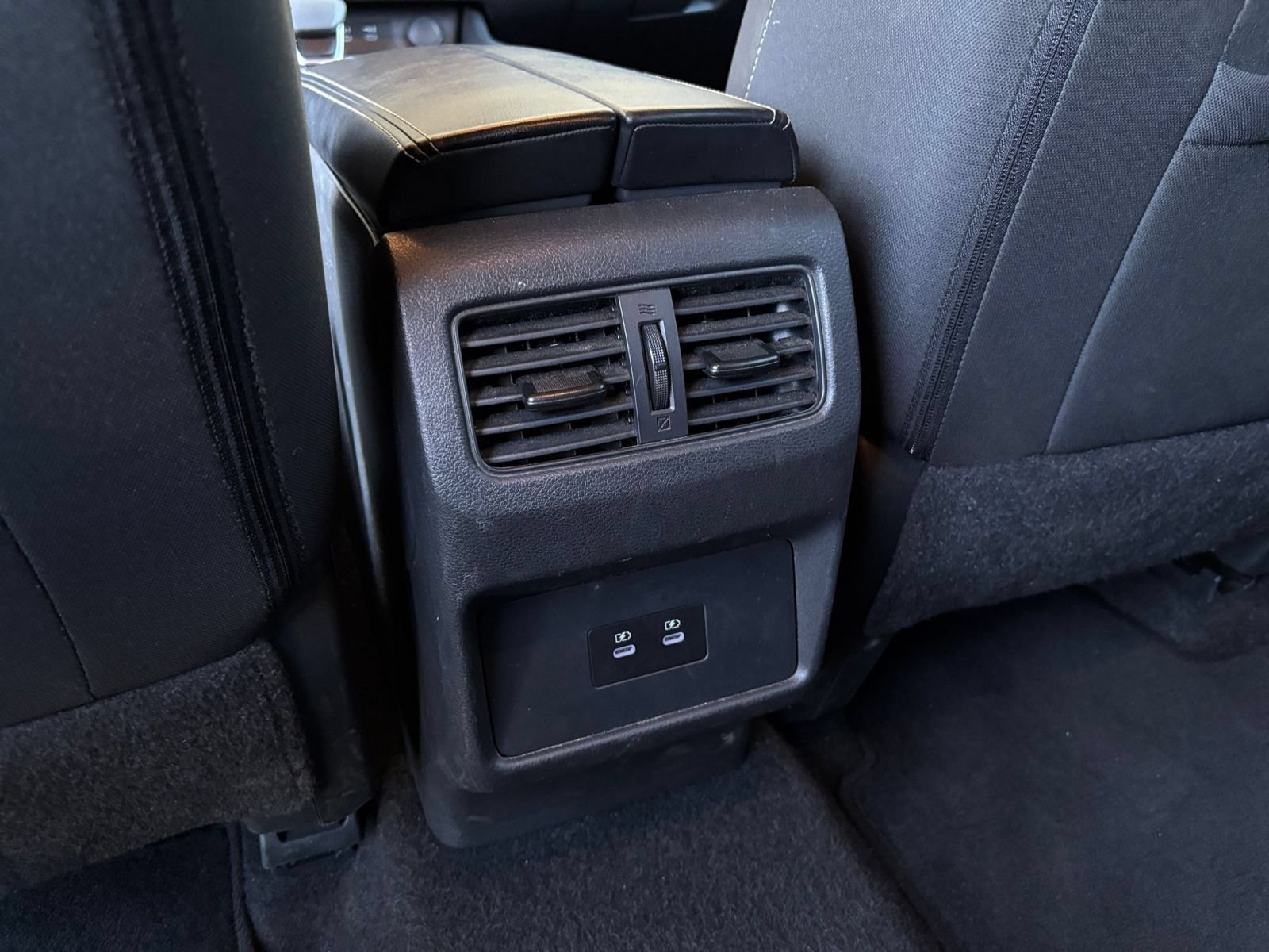 Used 2025 Nissan Rogue SV FWD image 24