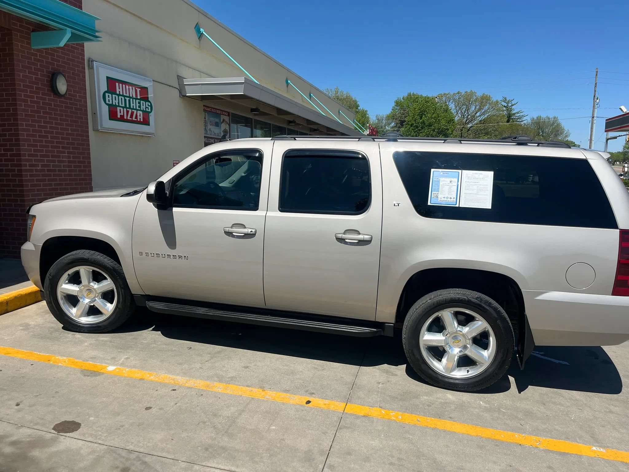 Used 2009 Chevrolet Suburban LT AWD/4WD image 6