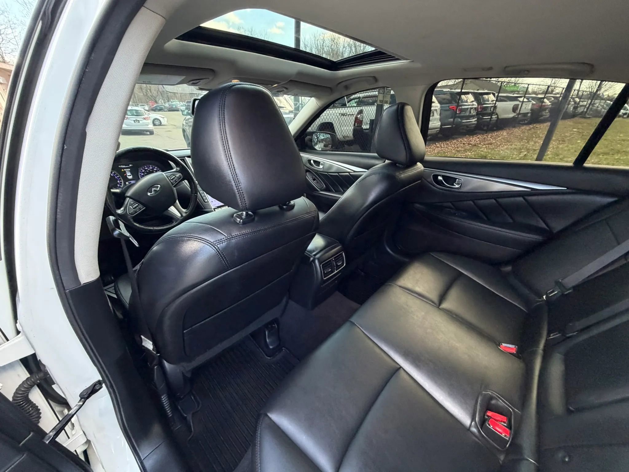 Used 2015 INFINITI Q50 Premium w/ Navigation Package AWD/4WD image 18