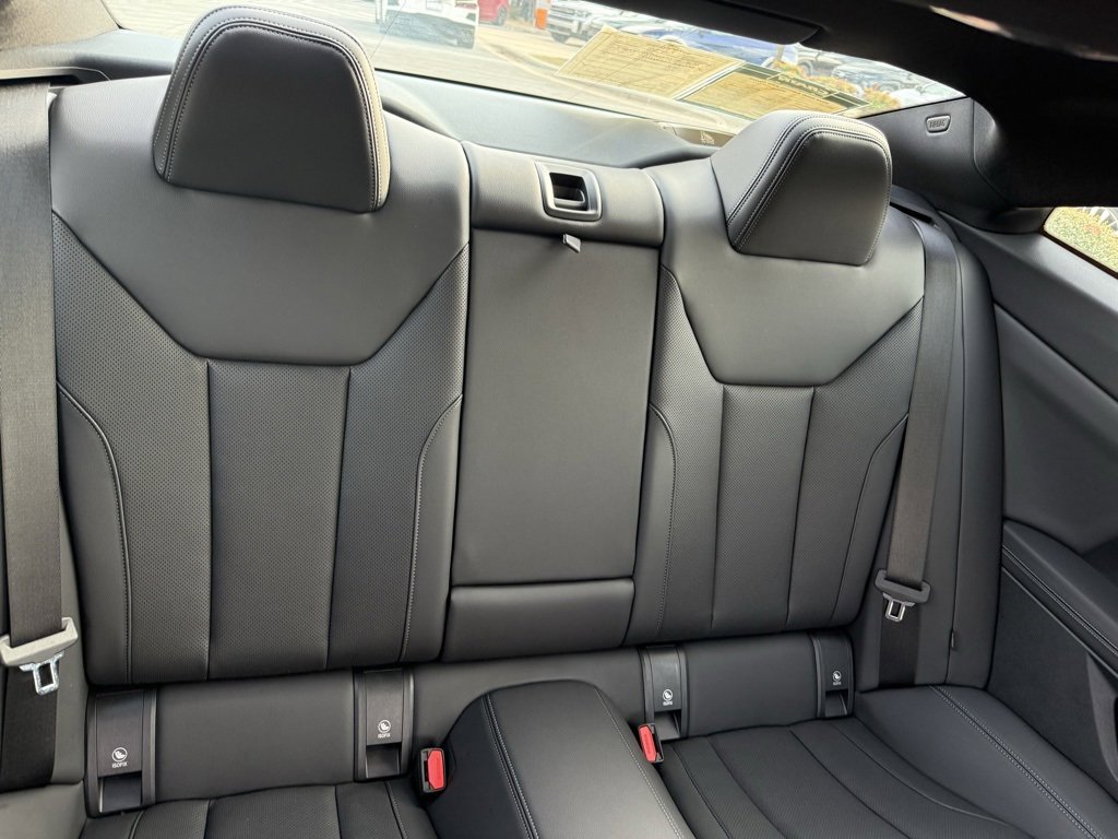 Used 2024 BMW 430i xDrive Coupe w/ Premium Package image 32