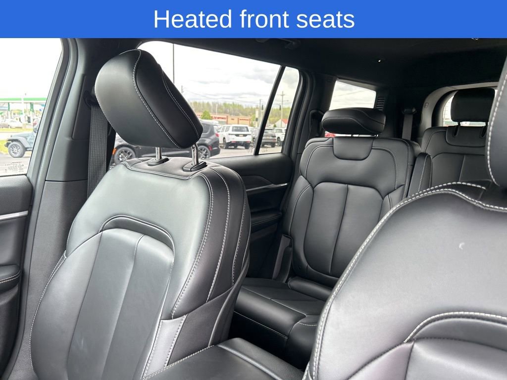 Used 2025 Jeep Grand Cherokee L Limited w/ Black Appearance Package AWD/4WD image 16