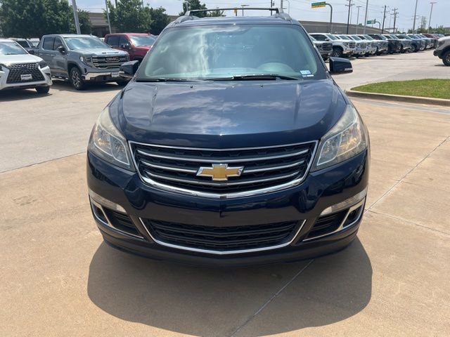 Used 2016 Chevrolet Traverse LT w/ LPO, 'HIT The Road' Package FWD image 3