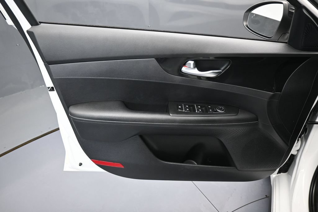 Used 2022 Kia Forte GT-Line w/ GT-Line Technology Package FWD image 12