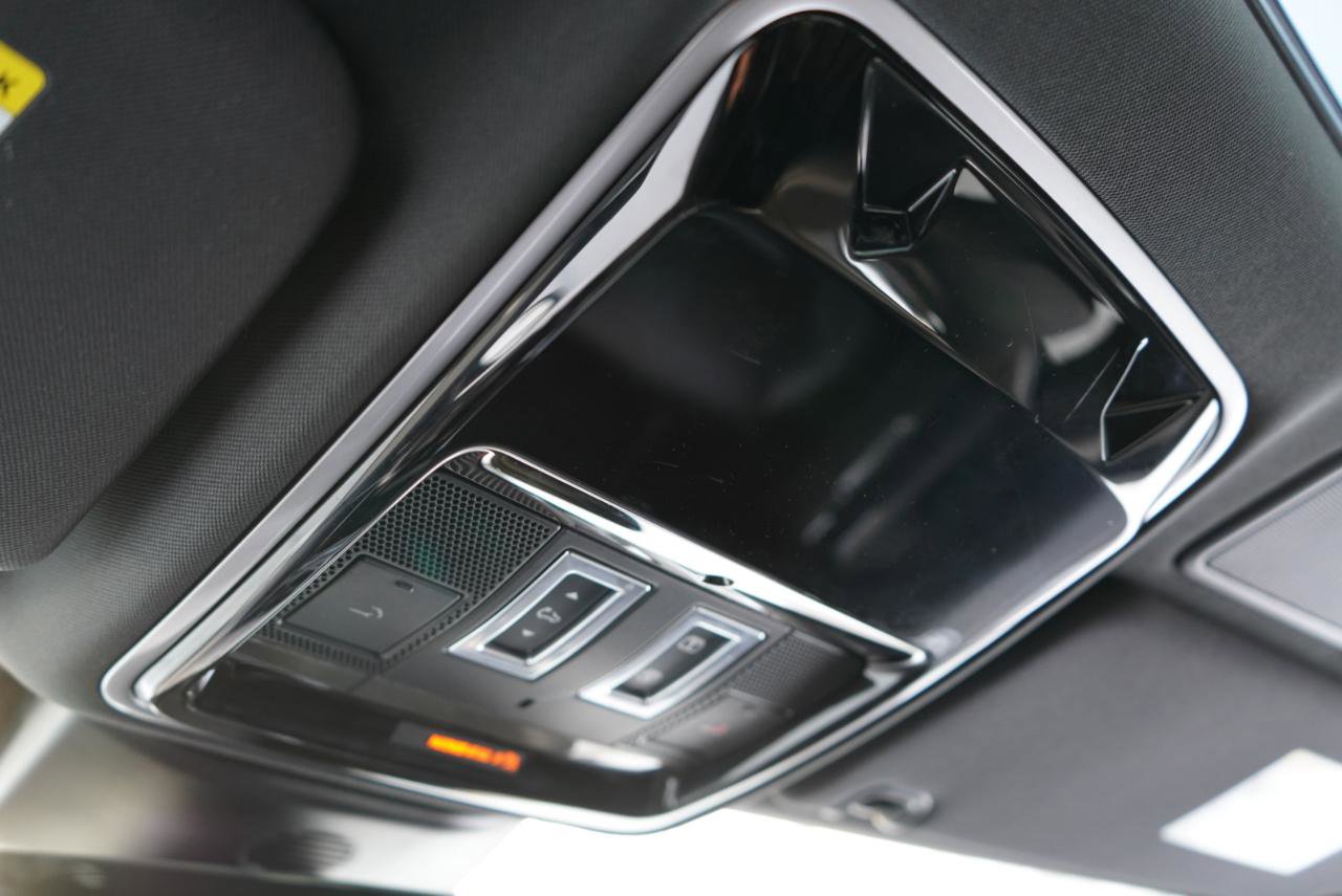 Used 2019 Land Rover Range Rover Sport SVR image 47