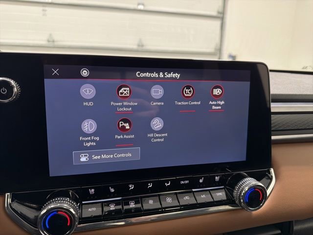 Used 2025 GMC Canyon AT4 w/ Technology Plus Package image 26