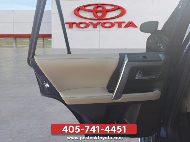 Used 2020 Toyota 4Runner SR5 RWD image 21