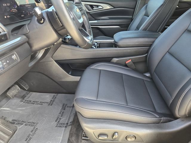 Used 2025 Chevrolet Traverse LT w/ Driver Confidence Package FWD image 13