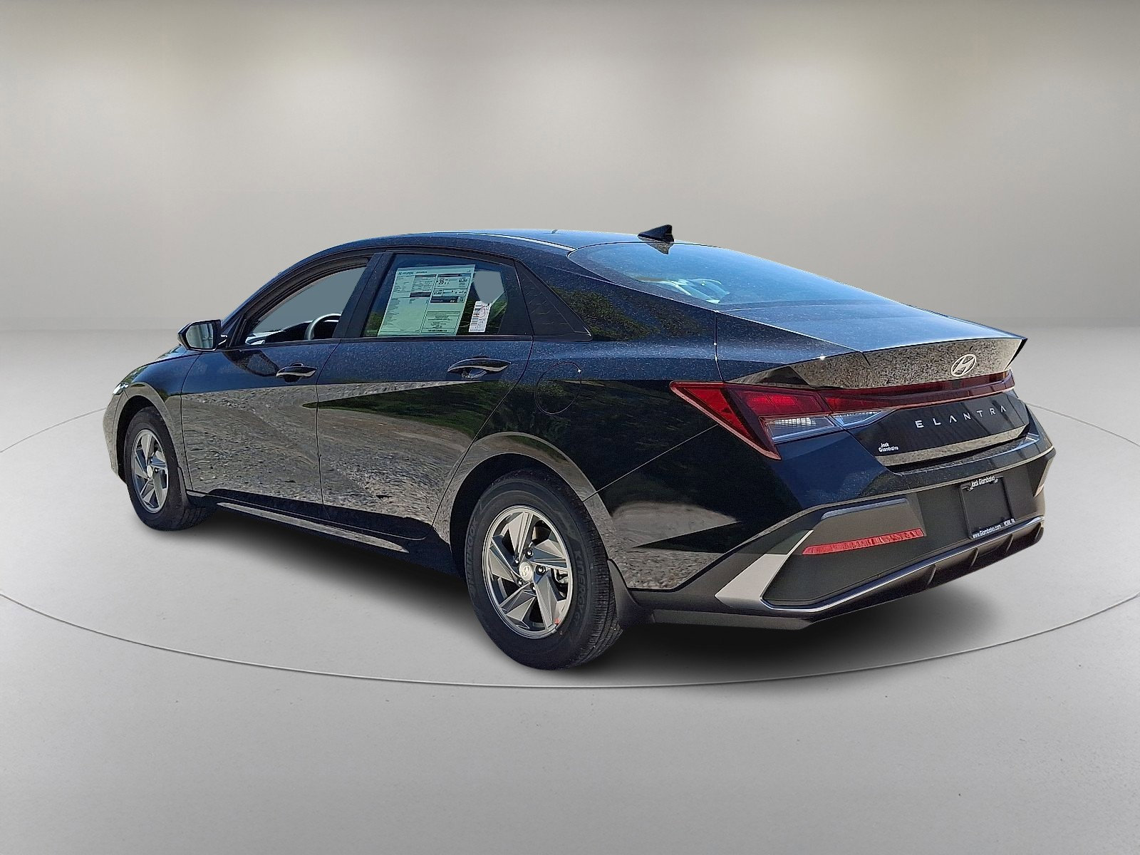 New 2025 Hyundai Elantra SE image 5