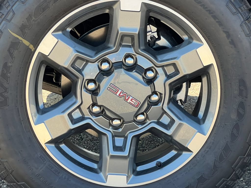 New 2026 GMC Sierra 2500 SLT w/ SLT Premium Package AWD/4WD image 13