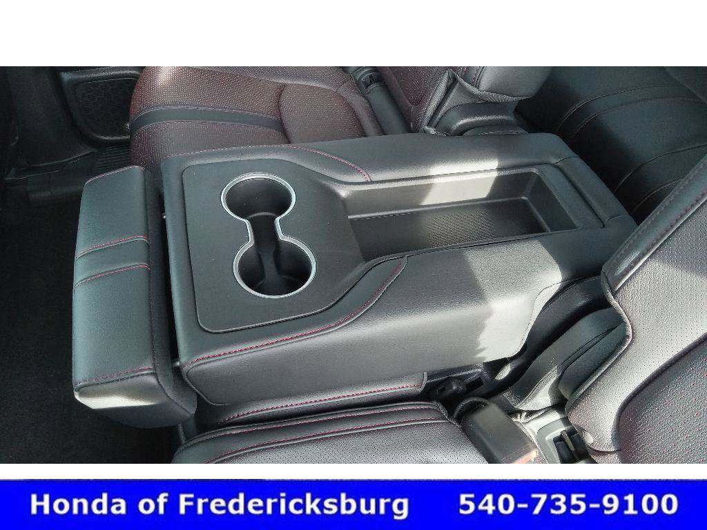 Certified 2025 Honda Pilot Black Edition image 31