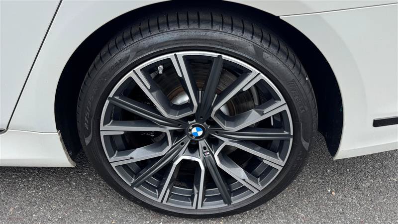 Used 2022 BMW 740i w/ M Sport Package RWD image 31