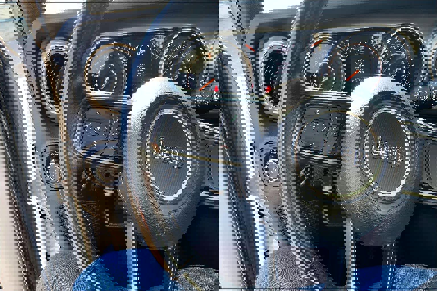 Used 2018 Jeep Wrangler Unlimited Sport S image 24