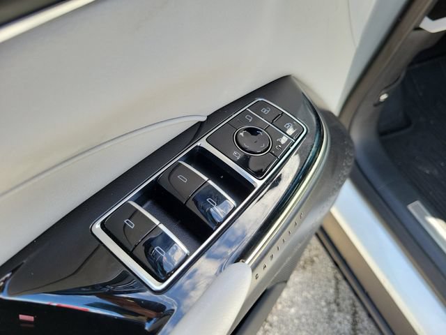 Used 2024 Cadillac Lyriq Luxury RWD image 21