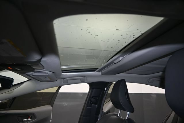 Used 2023 Toyota Prius XLE FWD image 9