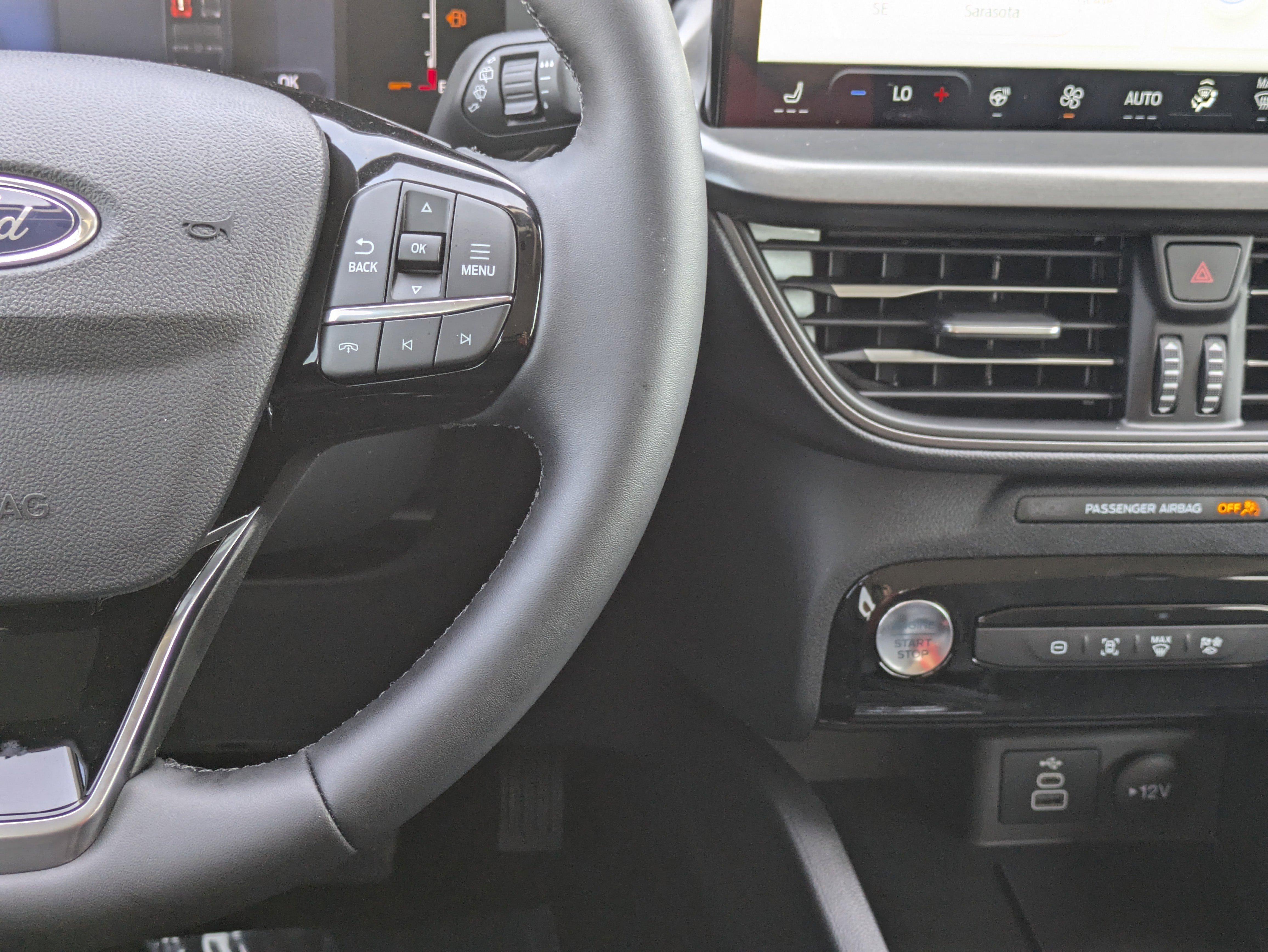 New 2025 Ford Escape SE image 23