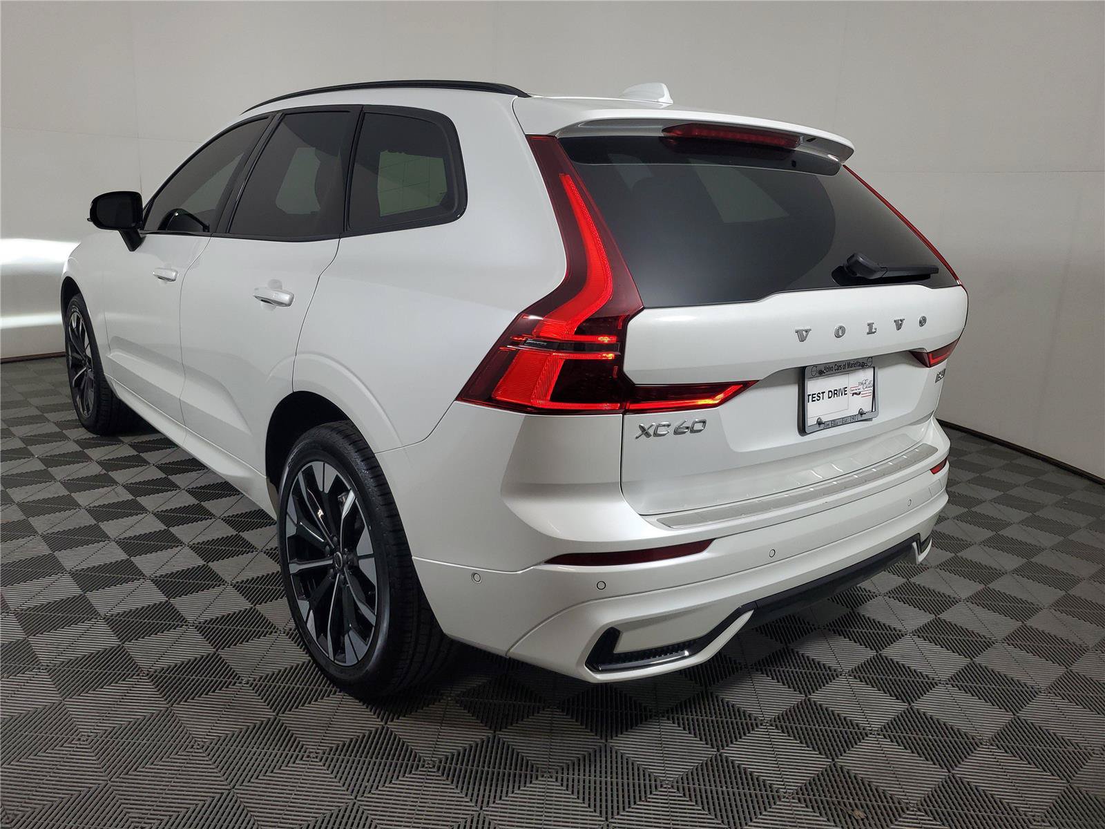 Certified 2026 Volvo XC60 B5 Plus w/ Protection Package Premier AWD/4WD image 4