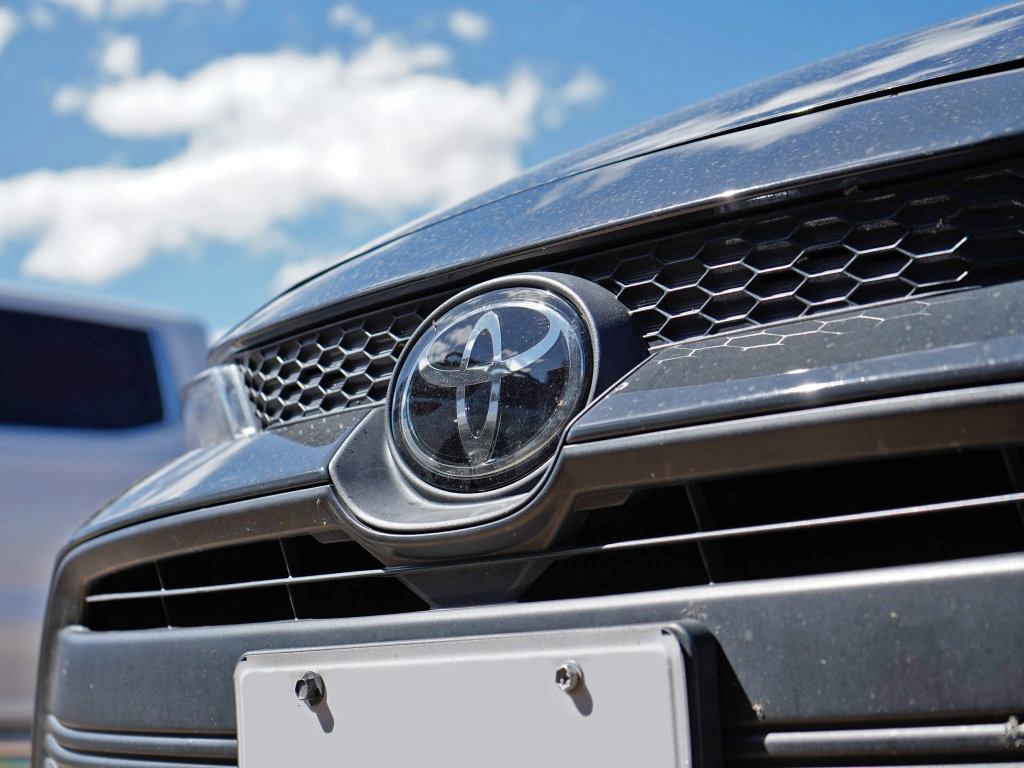 Used 2024 Toyota Corolla LE image 2