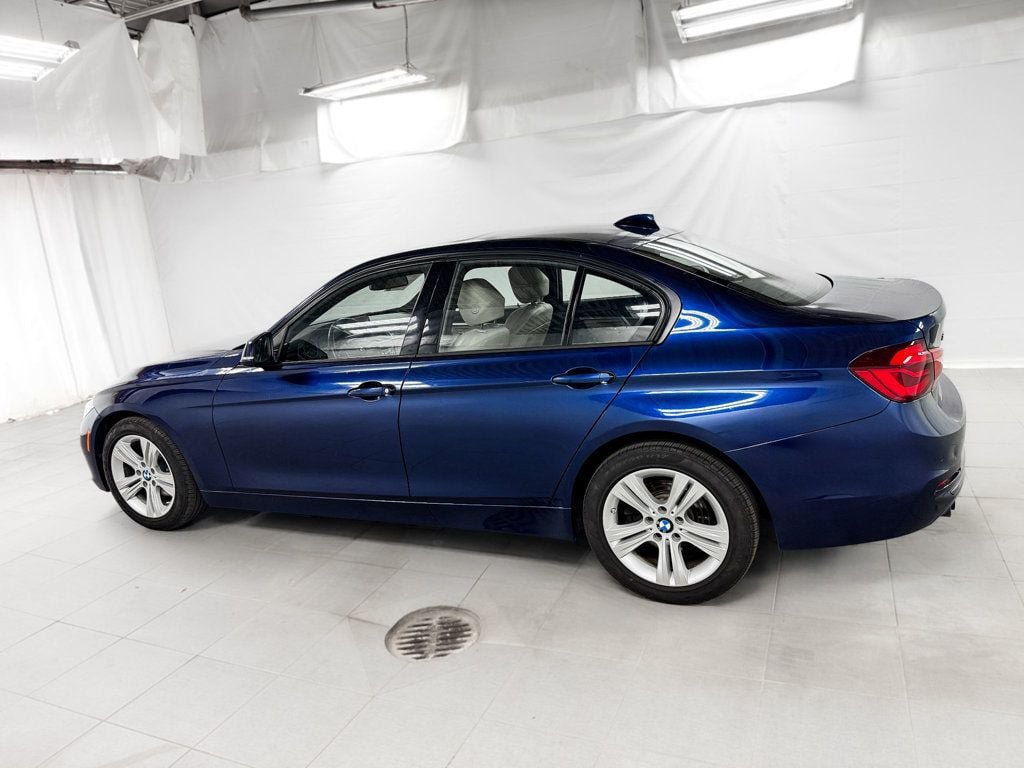 Used 2016 BMW 328i xDrive Sedan AWD/4WD image 3