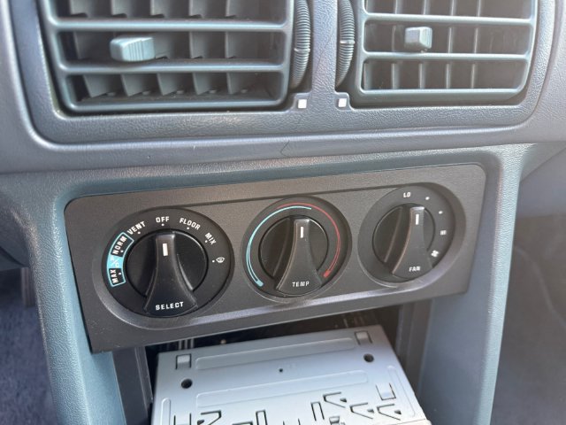 Used 1988 Ford Mustang LX RWD image 20
