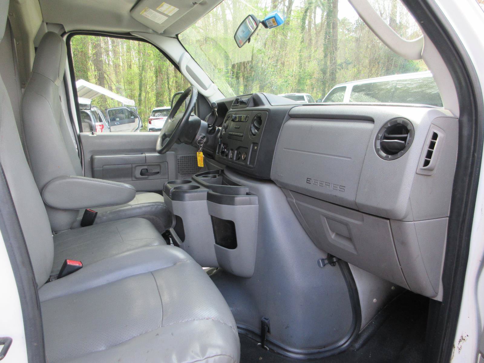 Used 2013 Ford E-350 and Econoline 350 Super Duty w/ Class I Trailer Tow Pkg RWD image 13