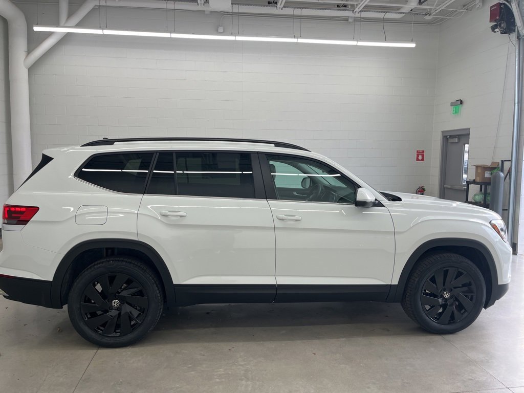 Certified 2025 Volkswagen Atlas SE image 7