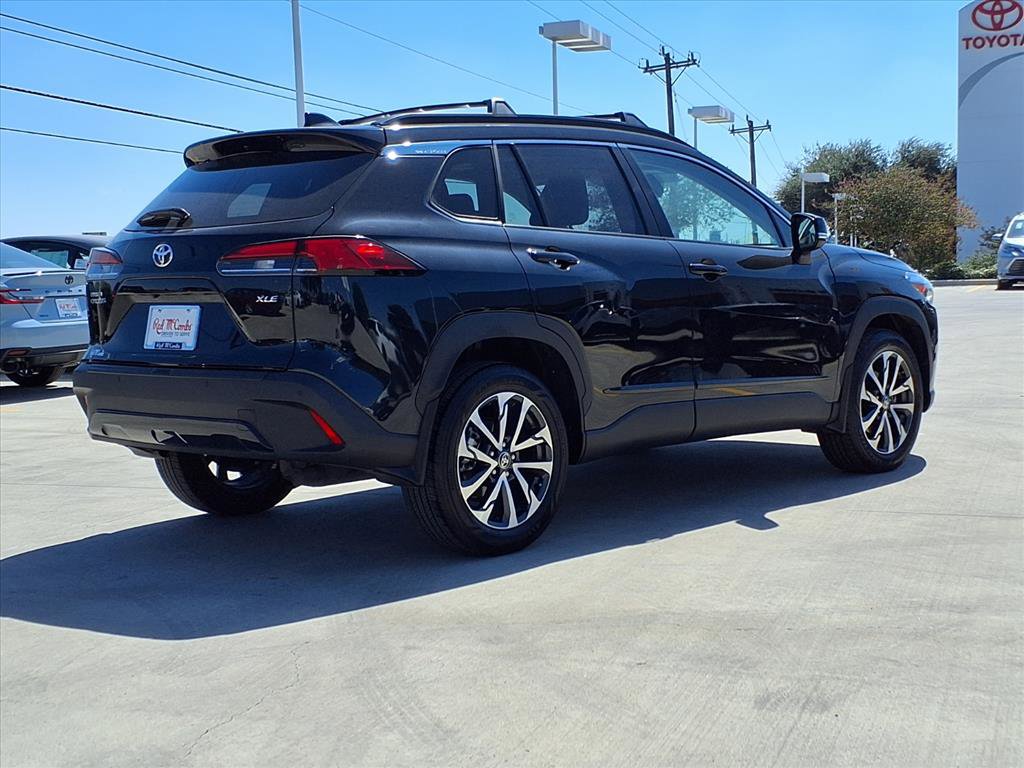 Certified 2025 Toyota Corolla Cross XLE image 5