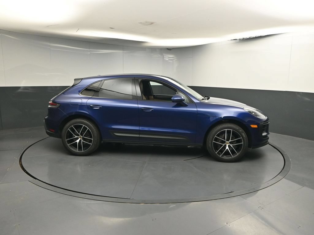 Certified 2023 Porsche Macan AWD/4WD image 27