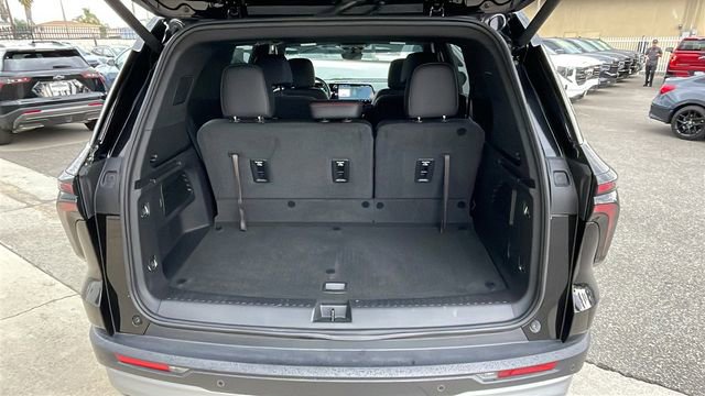 Used 2025 Chevrolet Traverse Z71 w/ Enhanced Driving Package AWD/4WD image 31