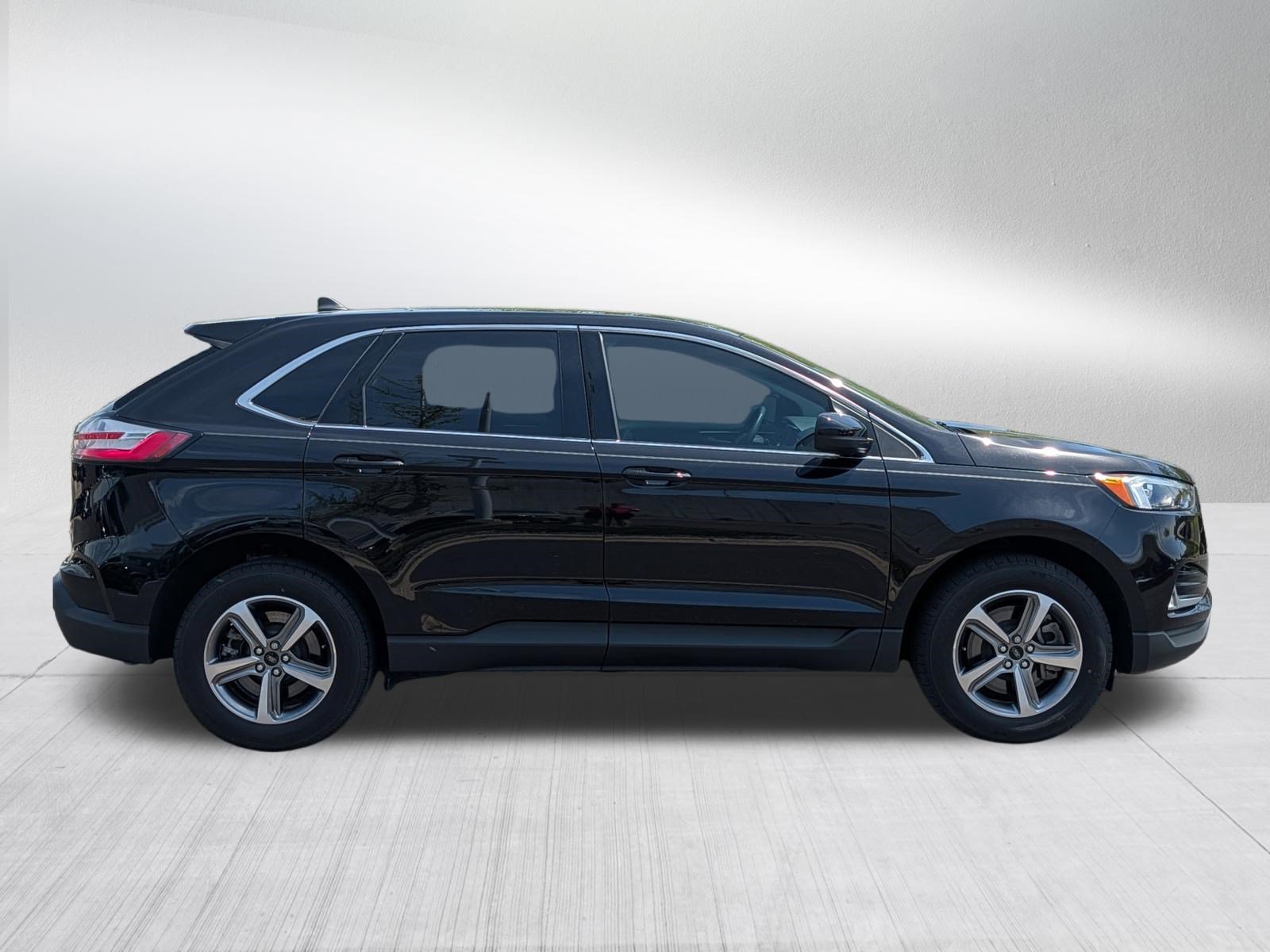 Used 2024 Ford Edge SEL w/ Convenience Package AWD/4WD image 8