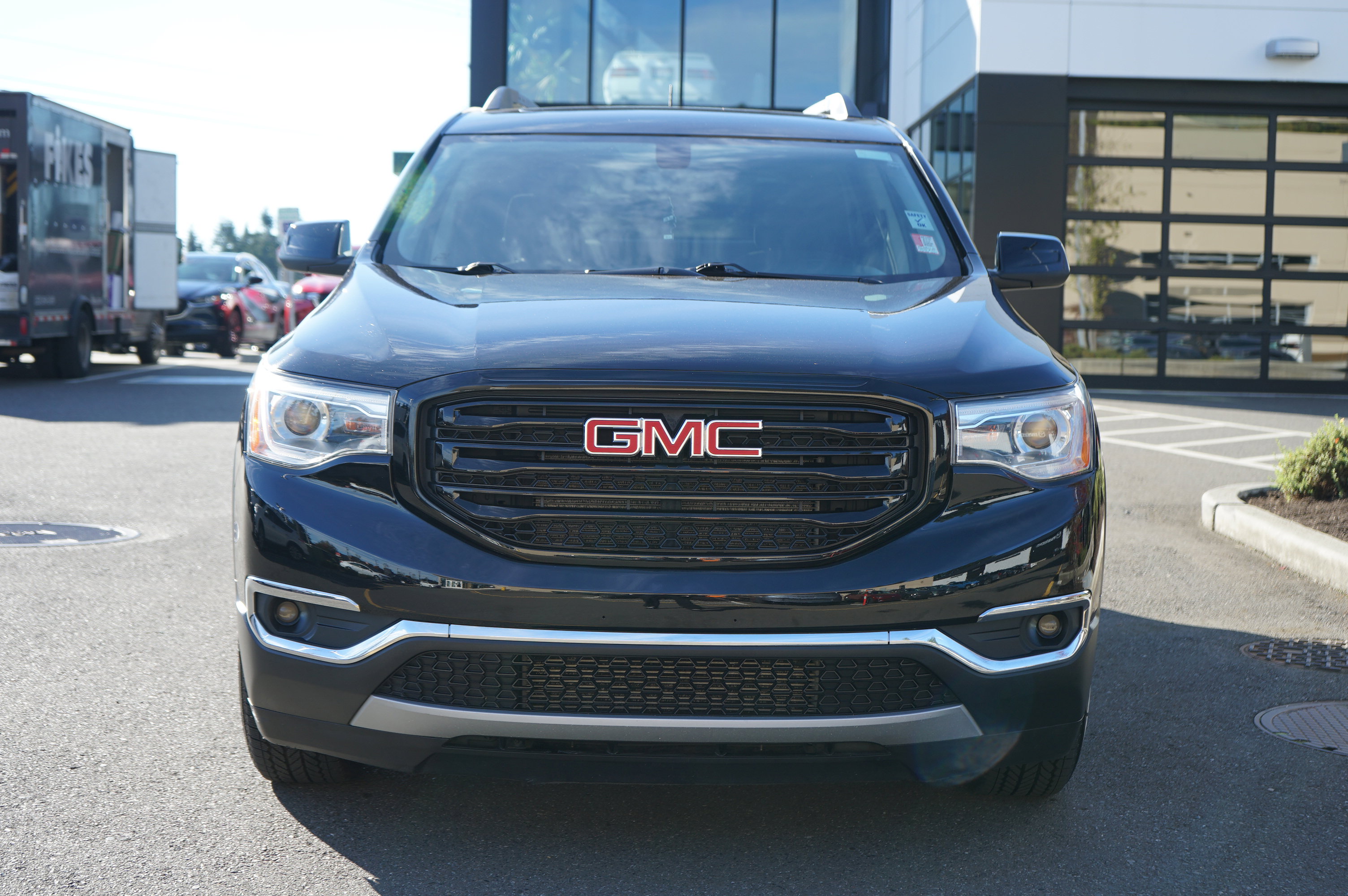 Used 2019 GMC Acadia SLE image 8