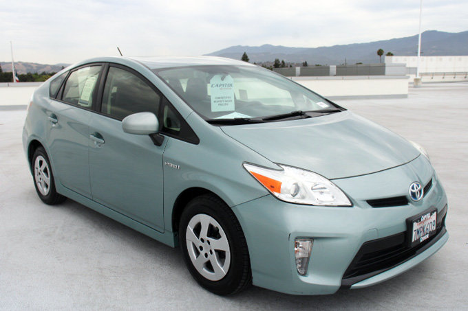Used 2015 Toyota Prius Two FWD image 2