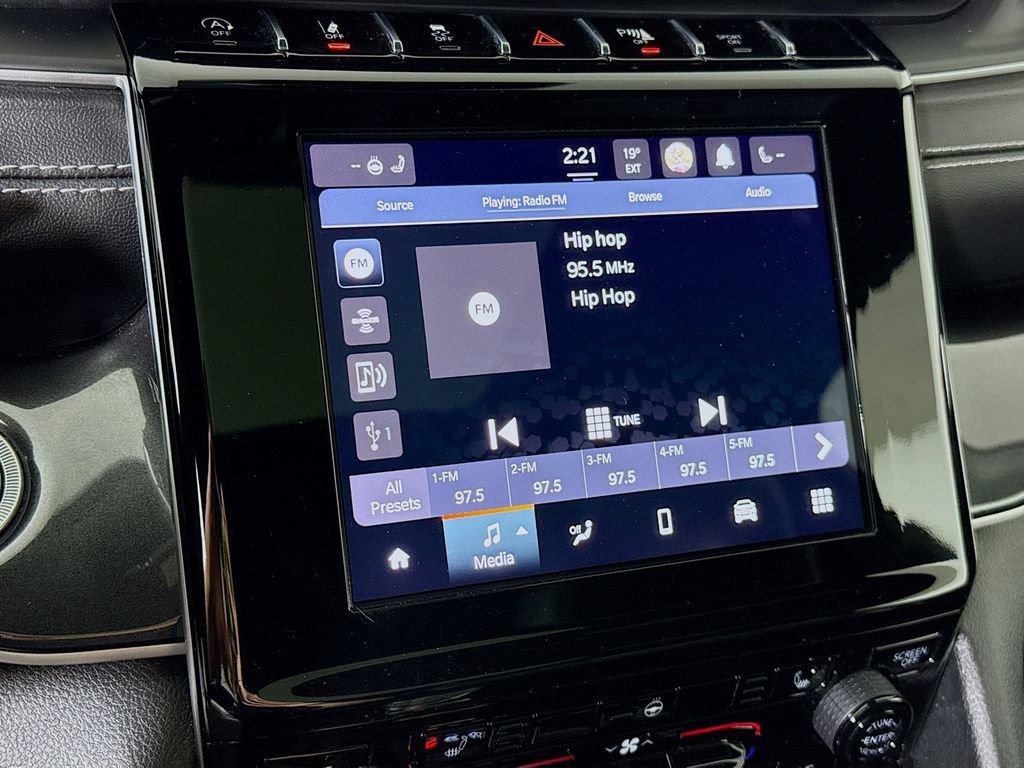 Used 2023 Jeep Grand Cherokee Altitude AWD/4WD image 7