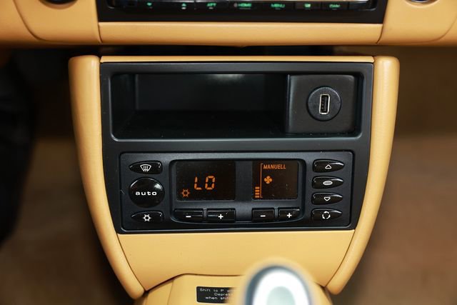 Used 2001 Porsche 911 Carrera 4 AWD/4WD image 37